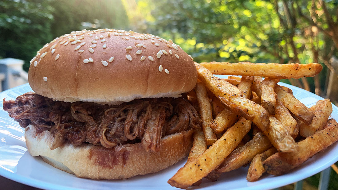 bbq pulled pork slider with fries